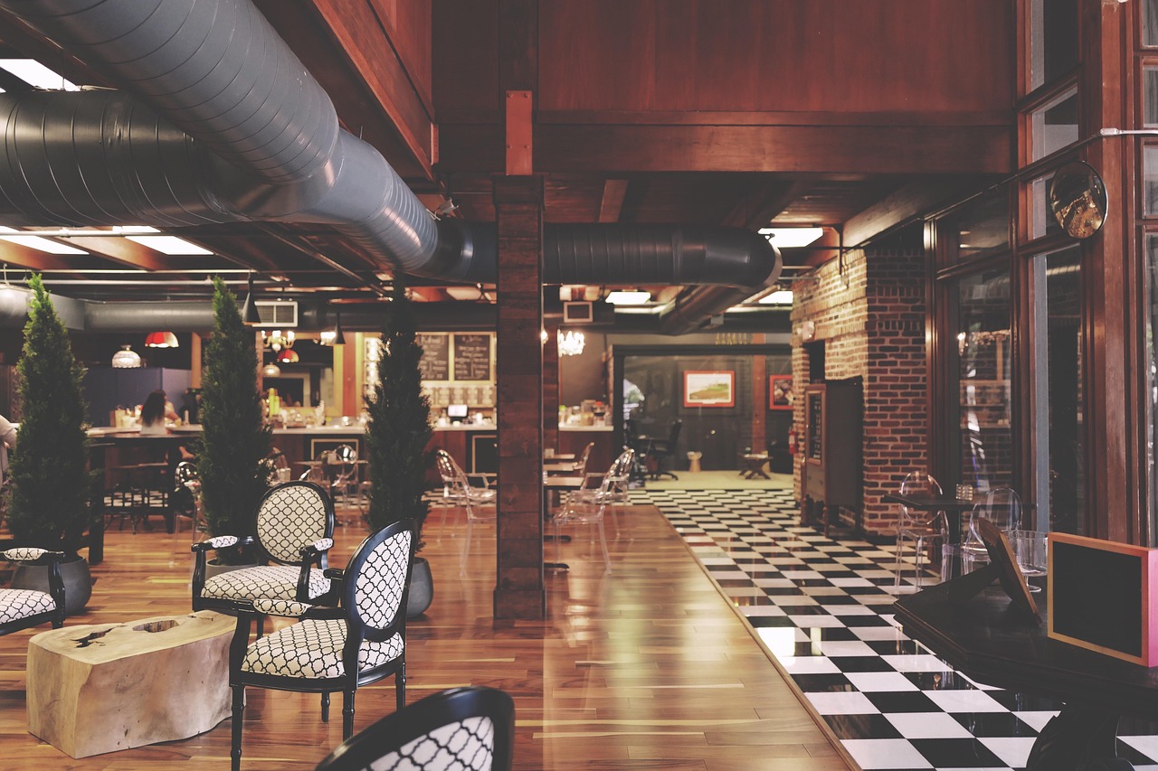 Ambiance Bistro Le Savoureux